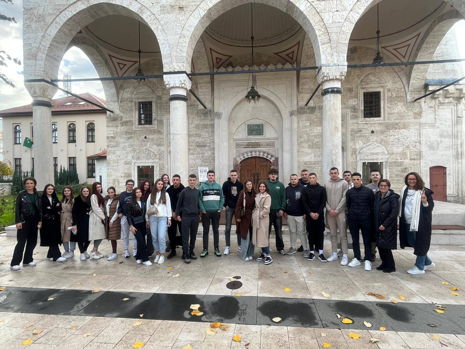 U okviru nastave historije i demokratije i ljudskih prava realizovana je dvodnevna terenska nastava pod nazivom „Kultura sjećanja“